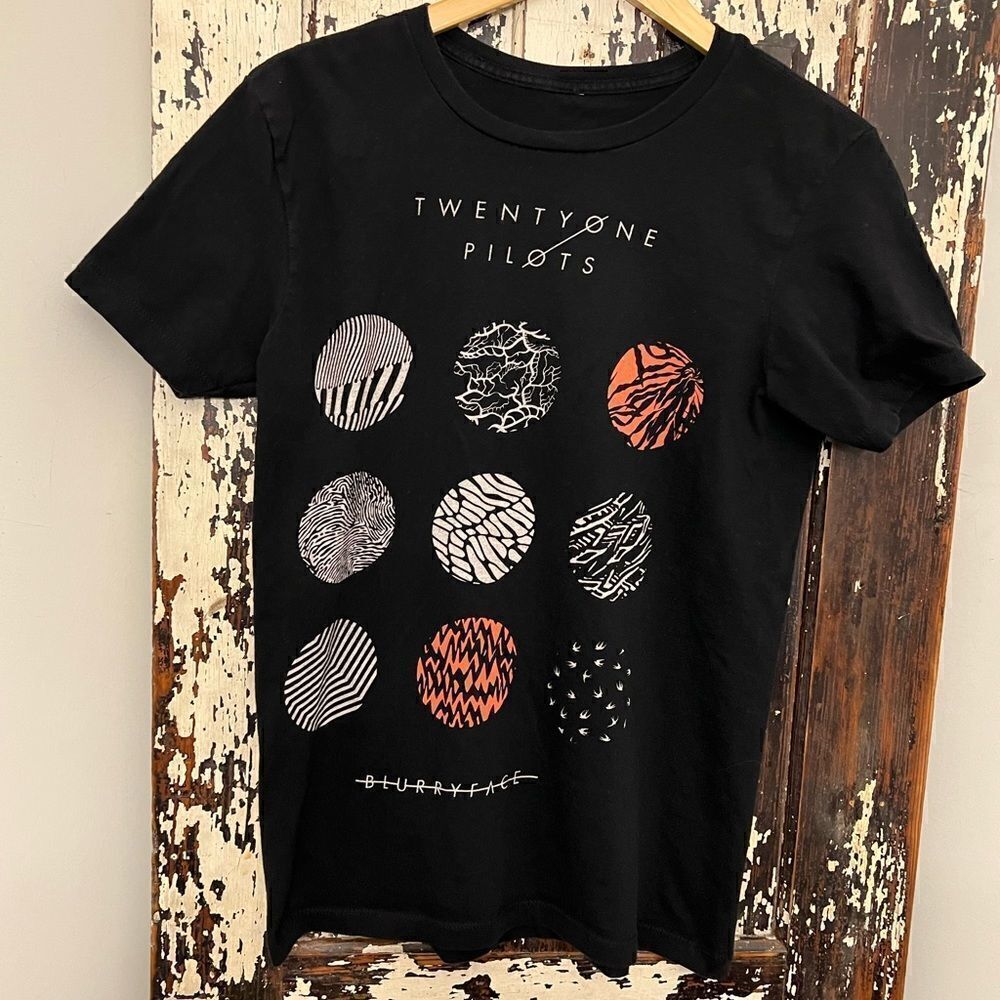 Unisex Twentyone Pilots band merch.